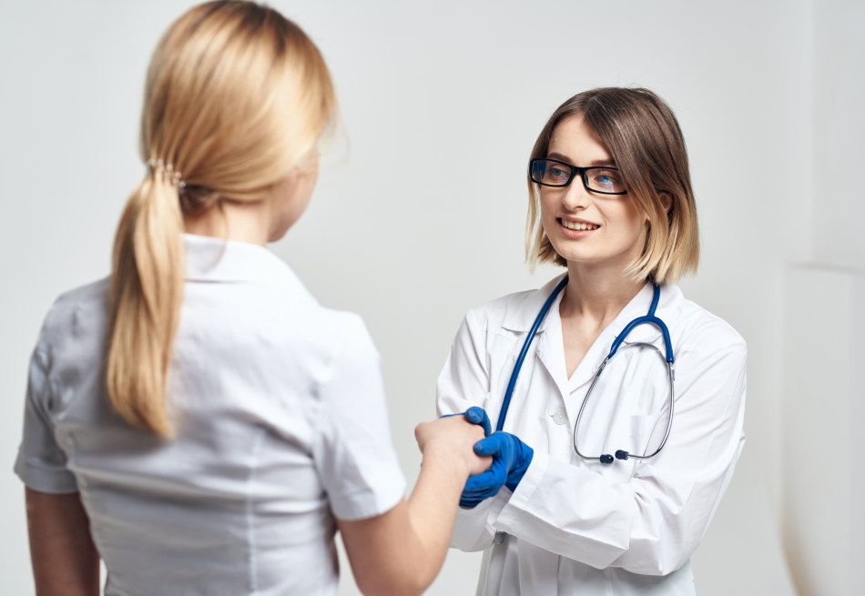 Хирургическая дефлорация-фото2