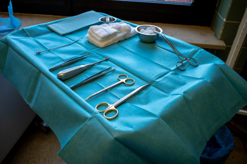 Хирургическая дефлорация-фото4