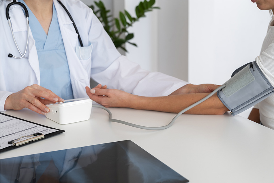 Как правильно измерить артериальное давление: полезные советы и рекомендации